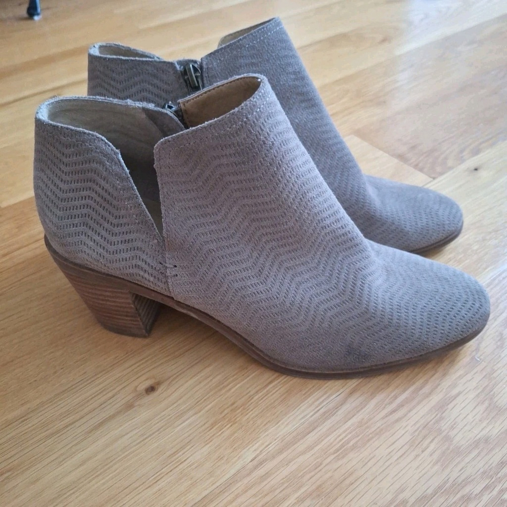 Lucky Brand Womens SZ 10M LP-Pickla Taupe Leather Textured Side Zip Ankle Boots